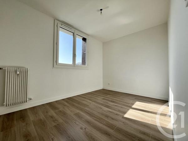 Appartement F5 à vendre  5 pièces - 92,80 m 2   BOURG LES VALENCE  - 26