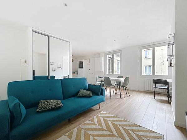 Exclusivité Nestenn Saint-Etienne - Centre-ville - Charmant T2 rénové et lumineux, idéal premier achat ou investissement ! - Vendu meuble !