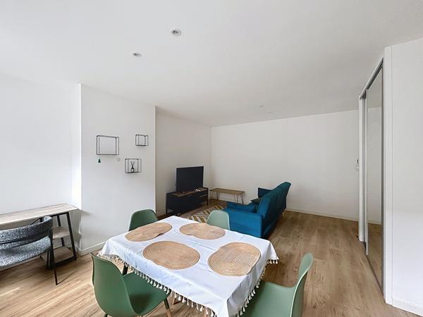 Exclusivité Nestenn Saint-Etienne - Centre-ville - Charmant T2 rénové et lumineux, idéal premier achat ou investissement ! - Vendu meuble !
