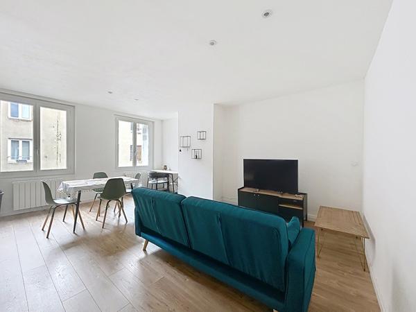 Exclusivité Nestenn Saint-Etienne - Centre-ville - Charmant T2 rénové et lumineux, idéal premier achat ou investissement ! - Vendu meuble !