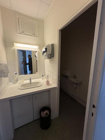 Marseille (13010) Local Commercial - 160m2 - St Loup Village