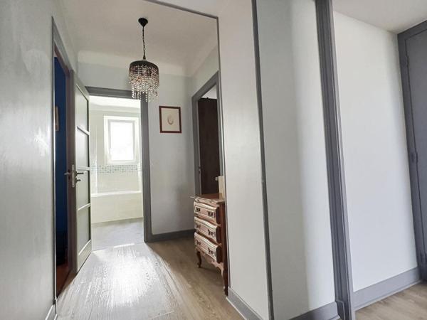 Maison Chambéry- secteur Bissy-8 pièces-184 m2 sur 400m2 de terrain
