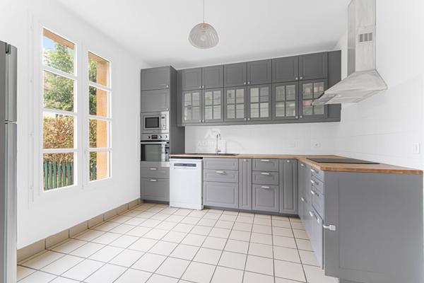 Saint-Germain-en-Laye Maison 6 pièce(s) 127 m2 €885 000 ** - Référence 16996