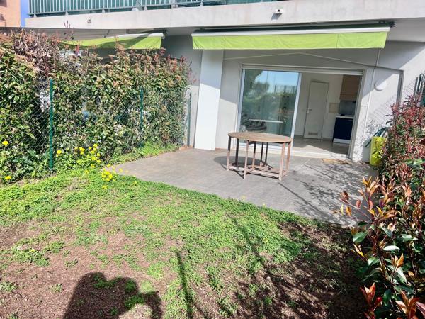 Studio en rez de jardin à 200m du port et de la mer