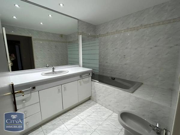 Appartement à louer 2 pièces 52.78m²