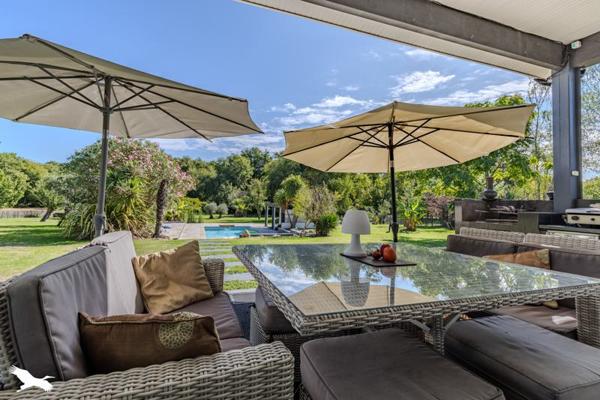 Maison à vendre |  Salleboeuf |  8 pièces | 301 m²