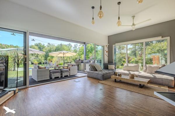 Maison à vendre |  Salleboeuf |  8 pièces | 301 m²