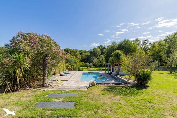 Maison à vendre |  Salleboeuf |  8 pièces | 301 m²