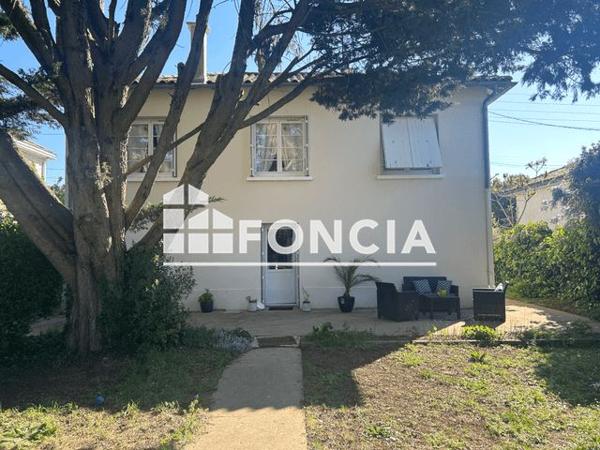 Location Maison 5 pièces 100 m² - 5 RUE HONORE MORIN Niort 79000