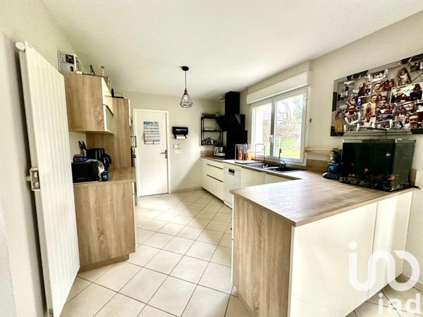 Maison traditionnelle 5 pièces de 108 m² à Aulnay-sur-Iton (27180)