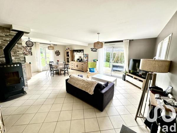 Maison traditionnelle 5 pièces de 108 m² à Aulnay-sur-Iton (27180)