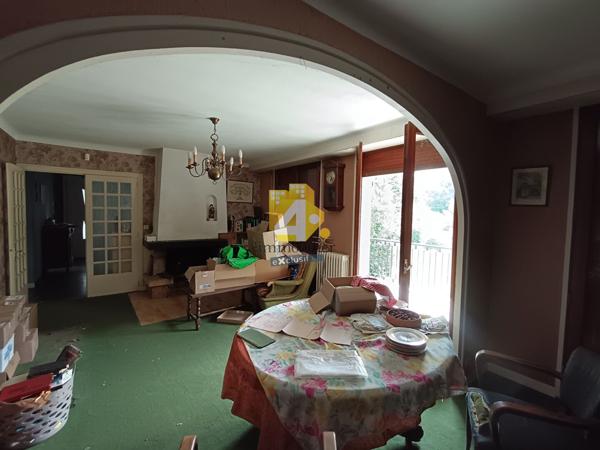 Maison familiale sur terrain d'un hectare