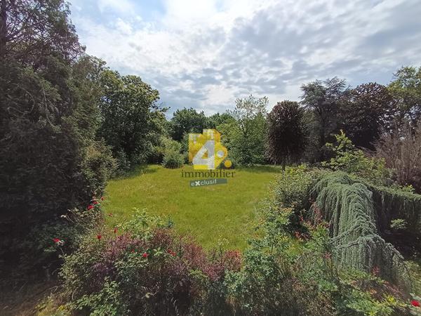 Maison familiale sur terrain d'un hectare