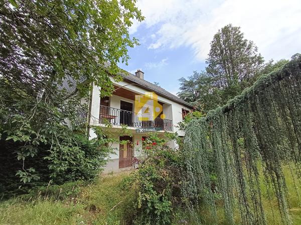 Maison familiale sur terrain d'un hectare