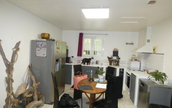 PROCHE SAUJON –LE CHAY – MAISON DE PLAIN PIED SUR UN TERRAIN CLOS D’ENVIRON 1.700 M²
