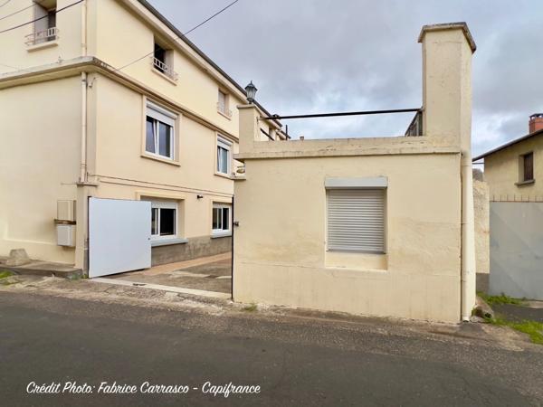Maison à vendre 6 pièces GERZAT (63) Centre-ville Maison familiale de caractère de 145 m² avec terrasse, toit-terrasse, cuisine d'été, garage et cave voûtée