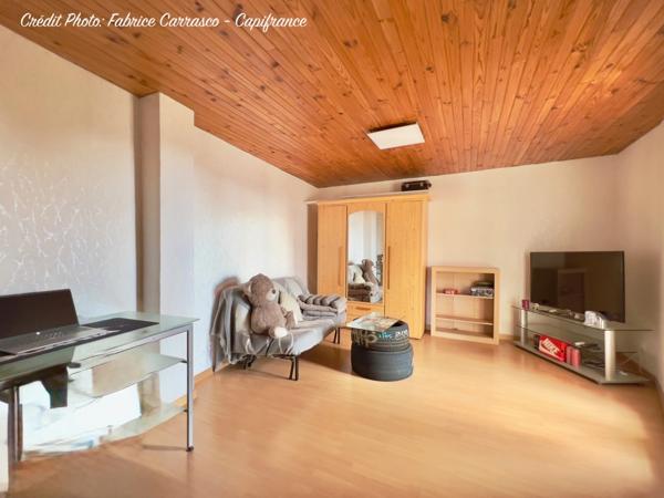 Maison à vendre 6 pièces GERZAT (63) Centre-ville Maison familiale de caractère de 145 m² avec terrasse, toit-terrasse, cuisine d'été, garage et cave voûtée