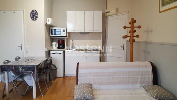 Appartement lumineux de 23,99 m², exposition Sud-Ouest à Aix-les-Bains avec stationnement