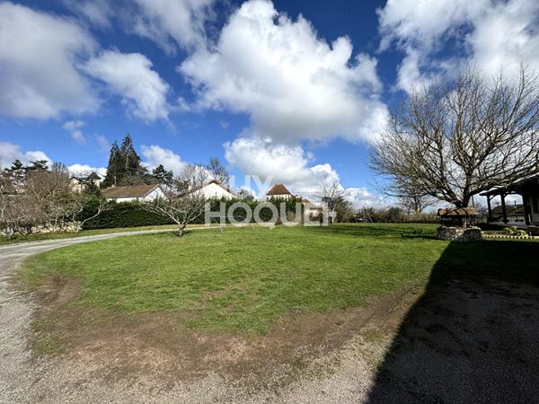 VENTE d'une maison 7 pièces (220 m²) + une maison 4 pièces (70m²) au BREUIL