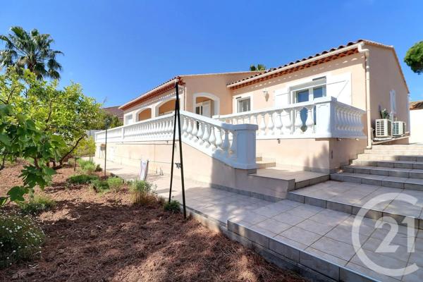 Appartement T4 à vendre  4 pièces - 102,36 m 2   ST RAPHAEL  - 83