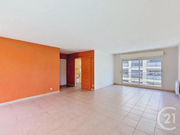 Appartement T4 à vendre  4 pièces - 102,36 m 2   ST RAPHAEL  - 83