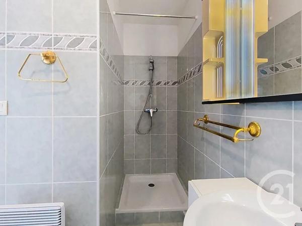 Appartement T4 à vendre  4 pièces - 102,36 m 2   ST RAPHAEL  - 83