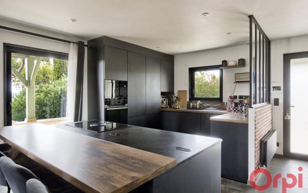 Maison à vendre    7 pièces • 267 m2 Mâcon