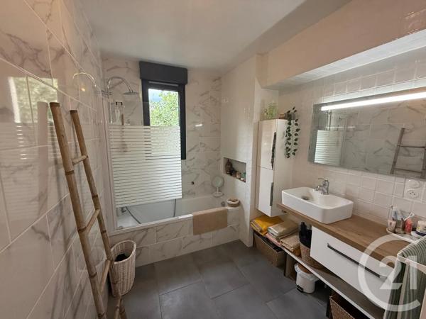 Maison à vendre  4 pièces - 125,97 m 2   ST MAXIMIN LA STE BAUME  - 83