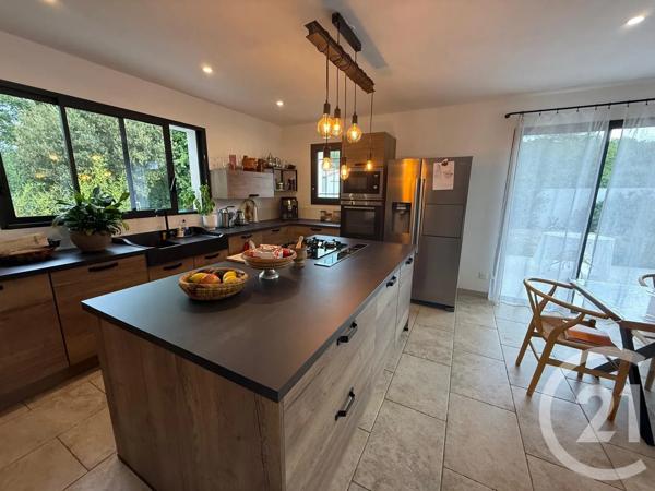 Maison à vendre  4 pièces - 125,97 m 2   ST MAXIMIN LA STE BAUME  - 83