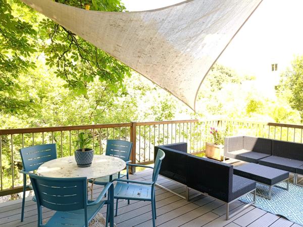 A SAISIR Maison en pierre entièrement renové au bord de rivière privative
