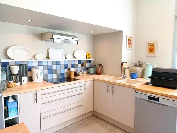 A SAISIR Maison en pierre entièrement renové au bord de rivière privative