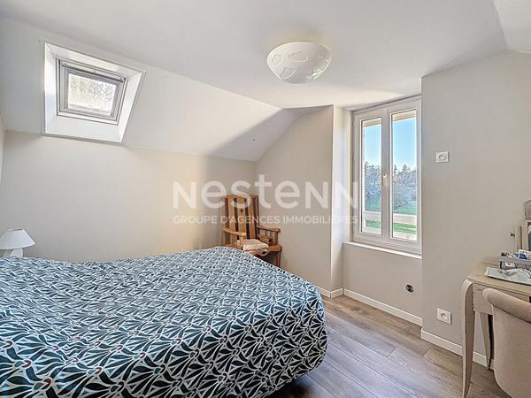 Maison à vendre à Rochechouart - 7 pièces, 5 chambres, piscine, panneaux solaire, garage double