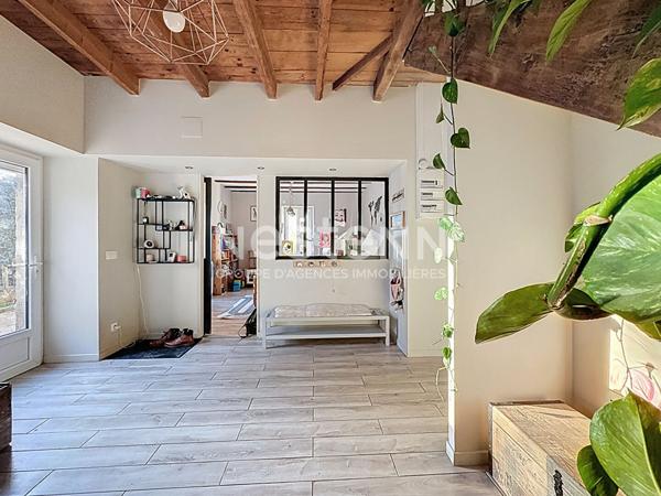 Maison à vendre à Rochechouart - 7 pièces, 5 chambres, piscine, panneaux solaire, garage double