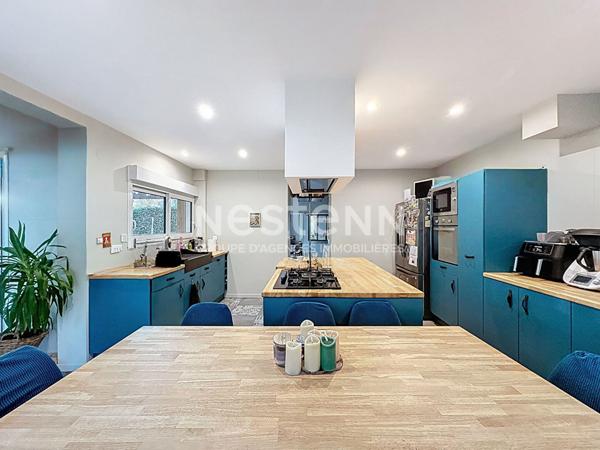 Maison à vendre à Rochechouart - 7 pièces, 5 chambres, piscine, panneaux solaire, garage double