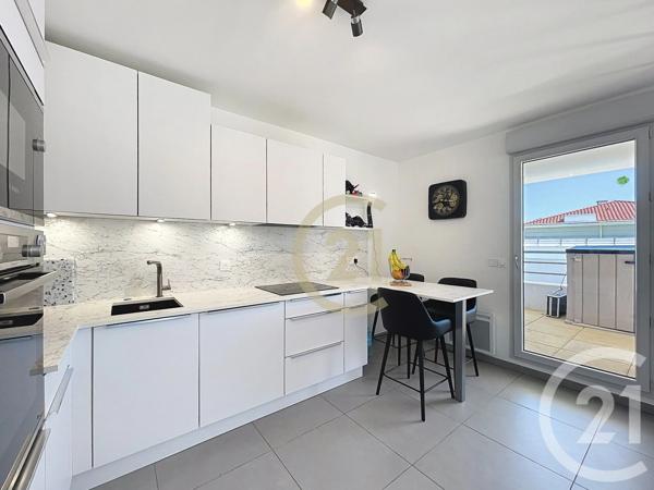 Appartement F4 à vendre  4 pièces - 86 m 2   MANDELIEU LA NAPOULE  - 06