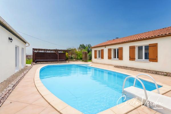 Maison 7 pièces avec piscine et dépendance à vendre à LAMONZIE SAINT MARTIN (24).