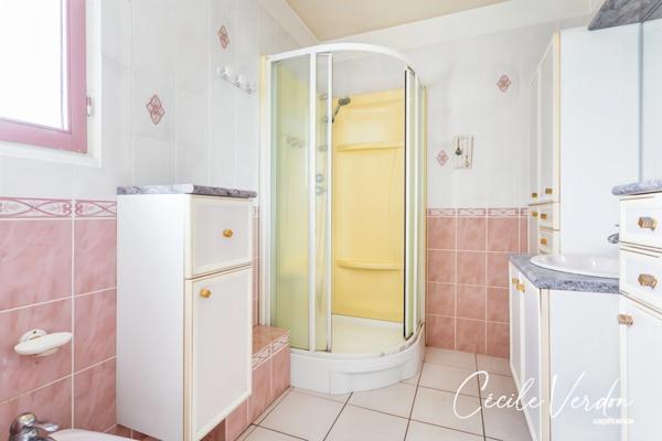 Maison 7 pièces avec piscine et dépendance à vendre à LAMONZIE SAINT MARTIN (24).