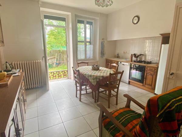 Maison individuelle avec jardin attenant