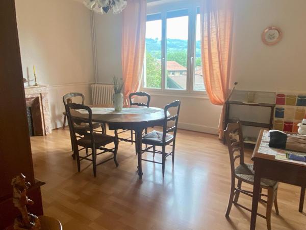 Maison individuelle avec jardin attenant