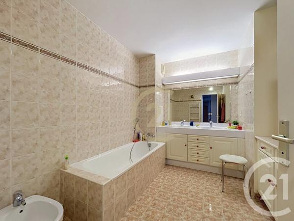 Appartement F4 à vendre  4 pièces - 125 m 2   CANNES LA BOCCA  - 06