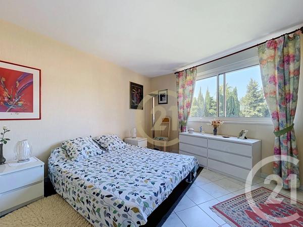Appartement F4 à vendre  4 pièces - 125 m 2   CANNES LA BOCCA  - 06