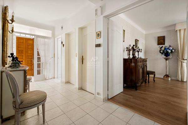 Maison Saint Germain En Laye 7 pièce(s) 198 m2 €1 190 000 ** - Référence 17291
