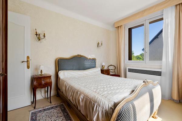 Maison Saint Germain En Laye 7 pièce(s) 198 m2 €1 190 000 ** - Référence 17291