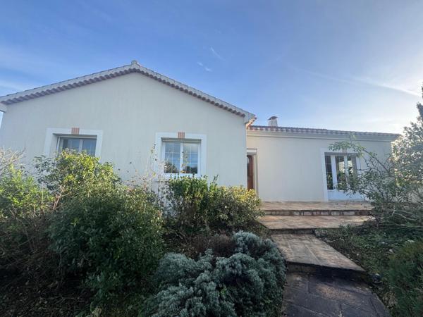 Espace, volume généreux, jardin arboré.