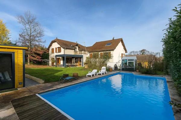 Vente Maison 9 pièces 225 m2 à Ruy-Montceau