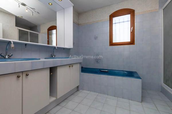 Vente Maison 9 pièces 225 m2 à Ruy-Montceau