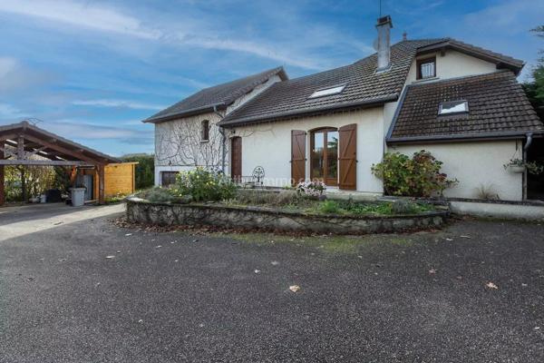 Vente Maison 9 pièces 225 m2 à Ruy-Montceau