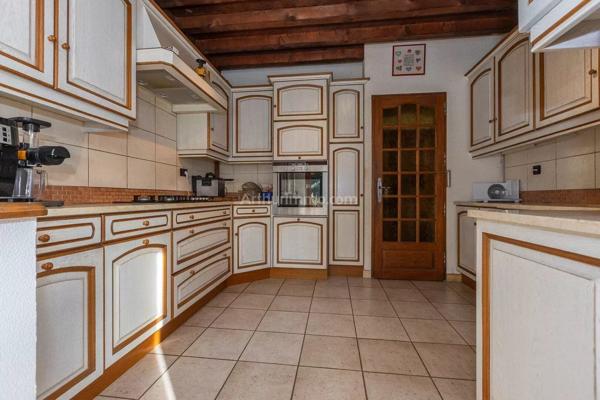 Vente Maison 9 pièces 225 m2 à Ruy-Montceau