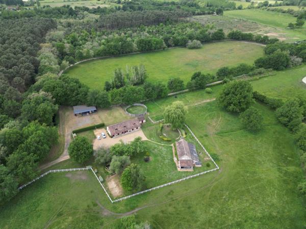 Propriété en campagne – Maison rénovée, gîtes, 7,5 ha avec installations équestres et nombreuses possibilités