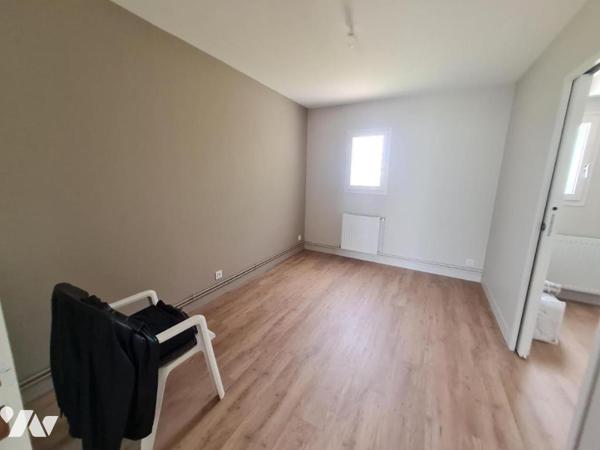 PAVILLON - A VENDRE- VENDOME (41100)